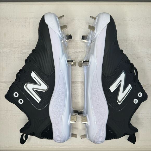 NWOT New Balance Fresh Foam Velo V3 Softball Cleats Women Size 6 - Picture 10 of 12